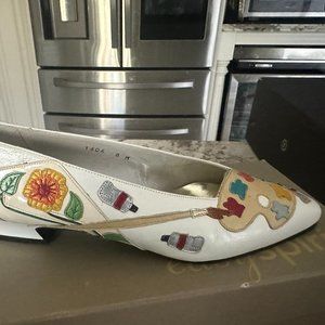 Easy Spirit - White Leather Shoes with Paint Brush Accents - Size 10 M  New Box
